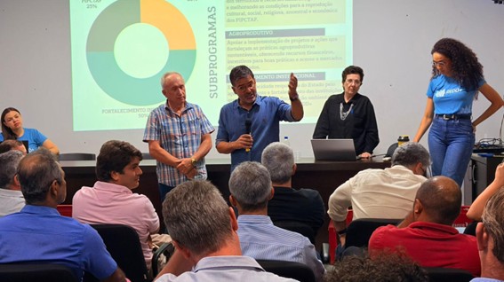 Debate reuniu setor representantes do setor produtivo e membros da comunidade acadêmica. - Foto: Divulgação